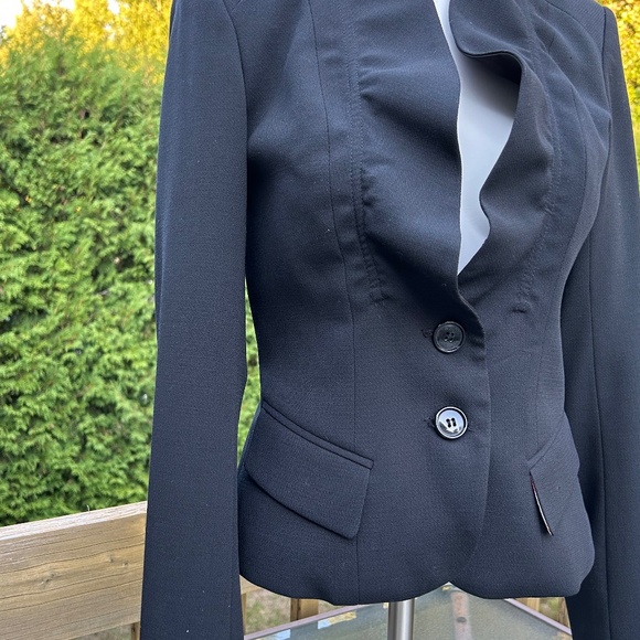 Tristan⎪Black Blazer With Floral Lining - Picture 4 of 9